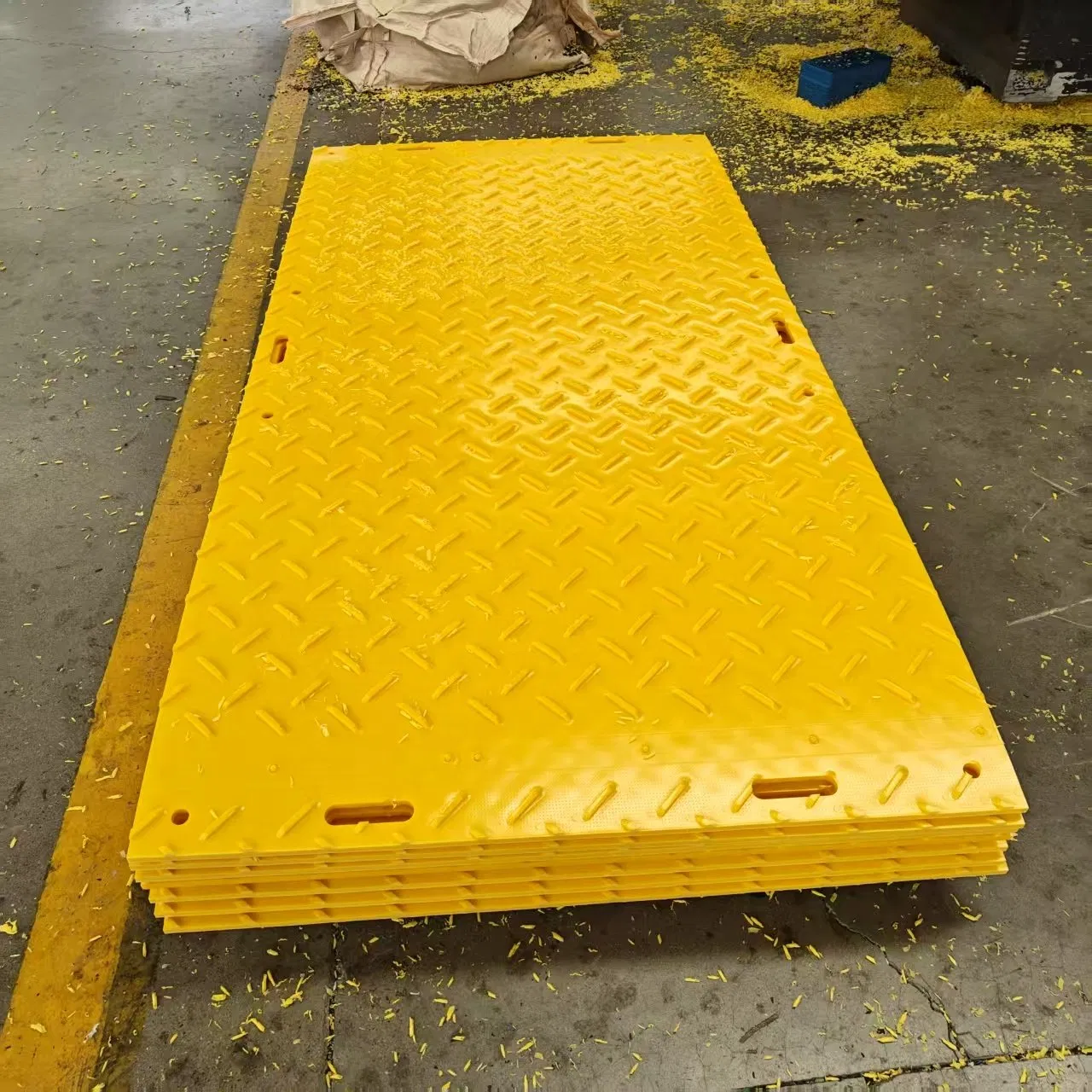 Paneles de protección de suelo temporales de plástico de alta resistencia para acceso de equipos pesados, antideslizantes