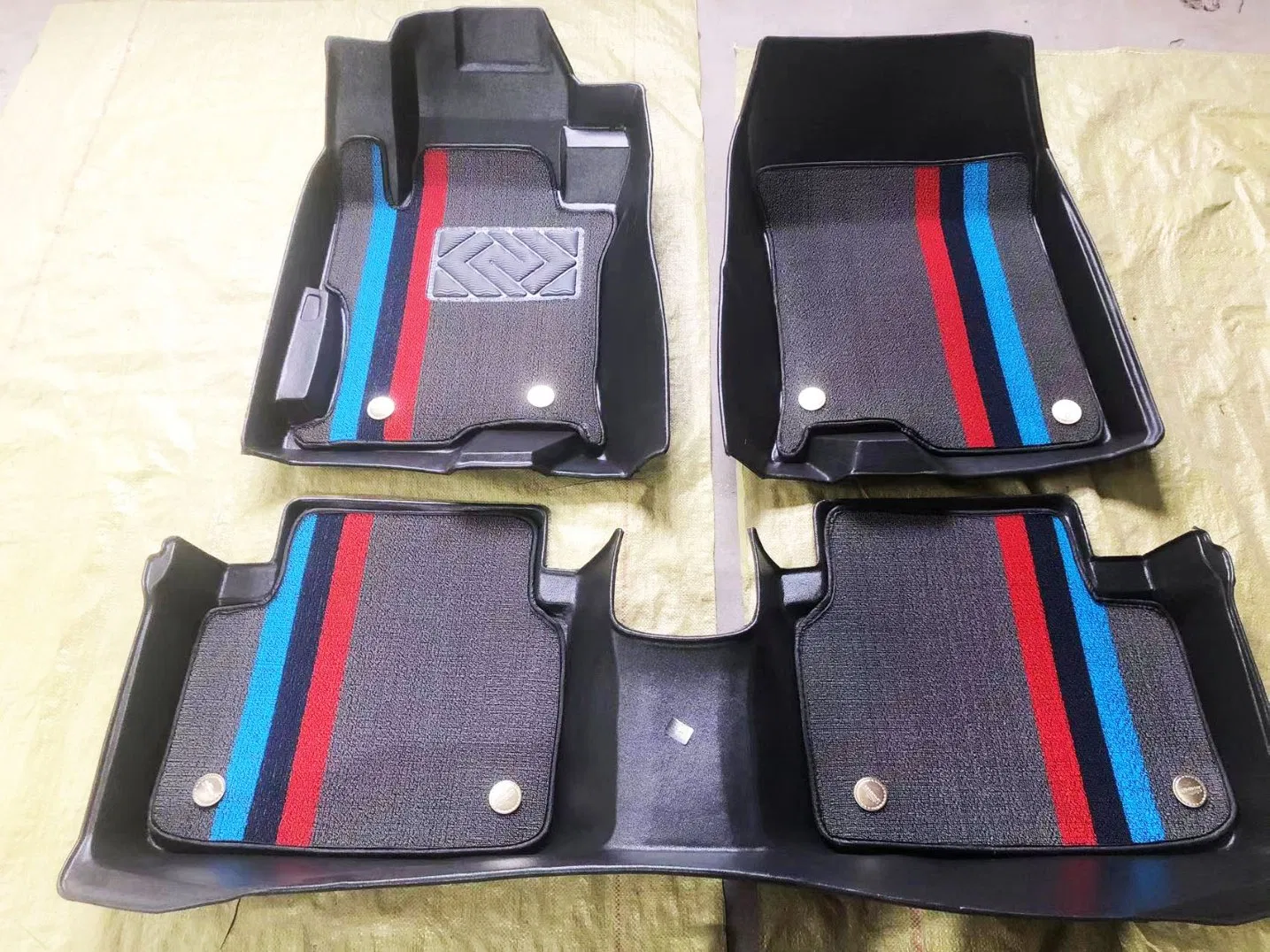 3D Alfombrillas de coche TPE Alfombrilla personalizada de doble capa para BMW