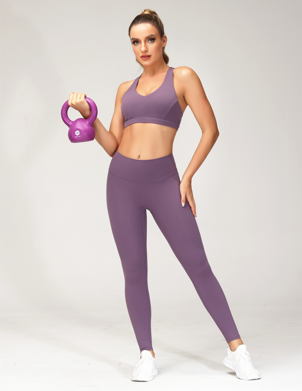 Model Pose 7