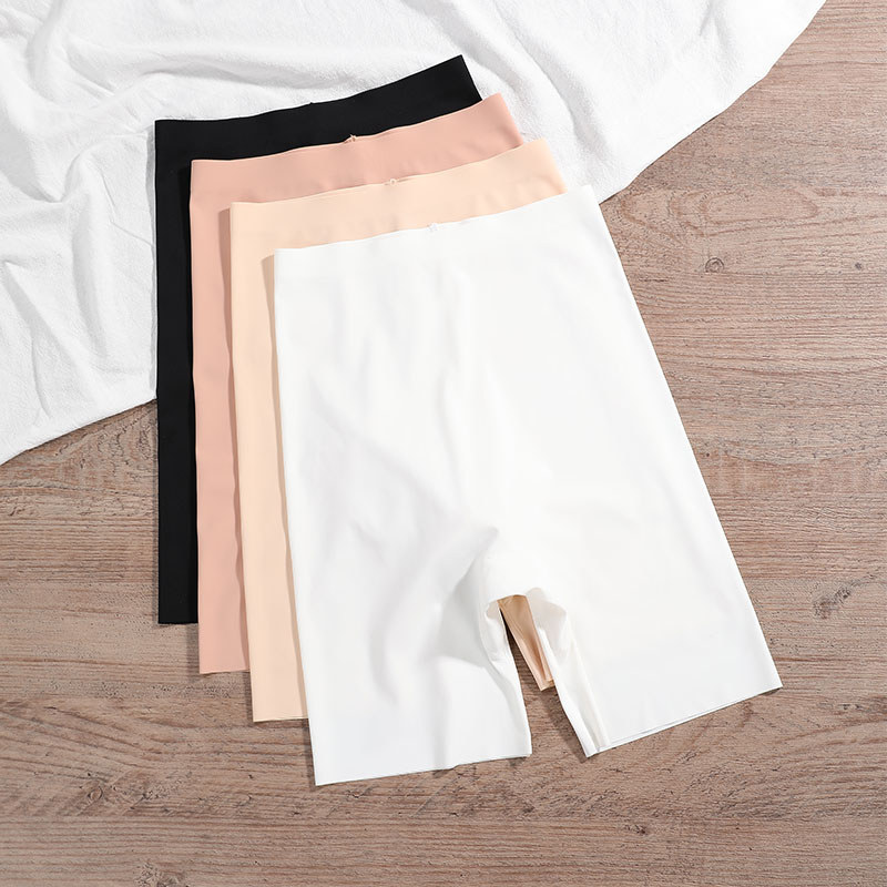 Seamless shorts detail 2