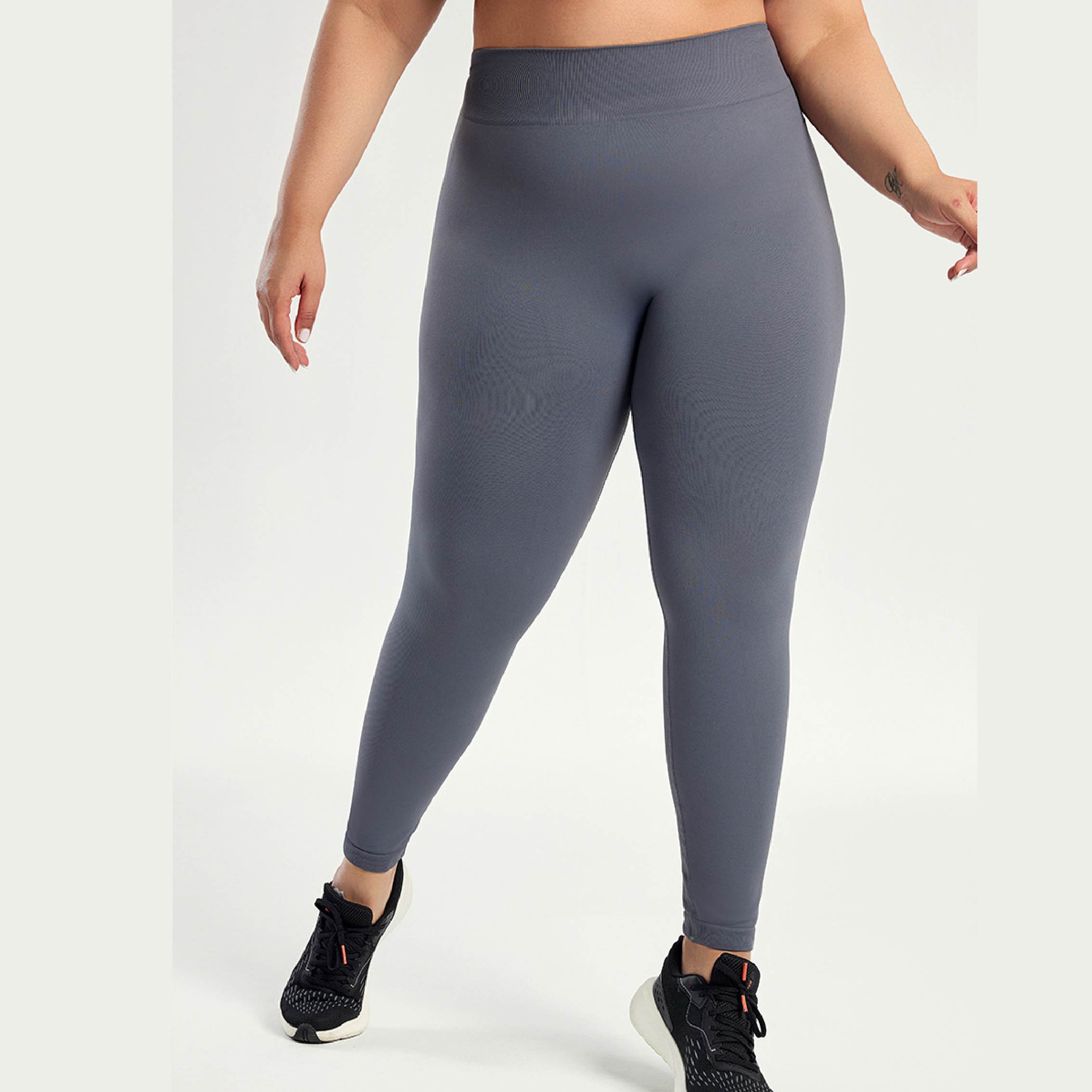 Breathable Stretch Soft Touch Women Plus Size High Waist Seamless Knee Length Yoga Pants for Gym Workout Daily Training