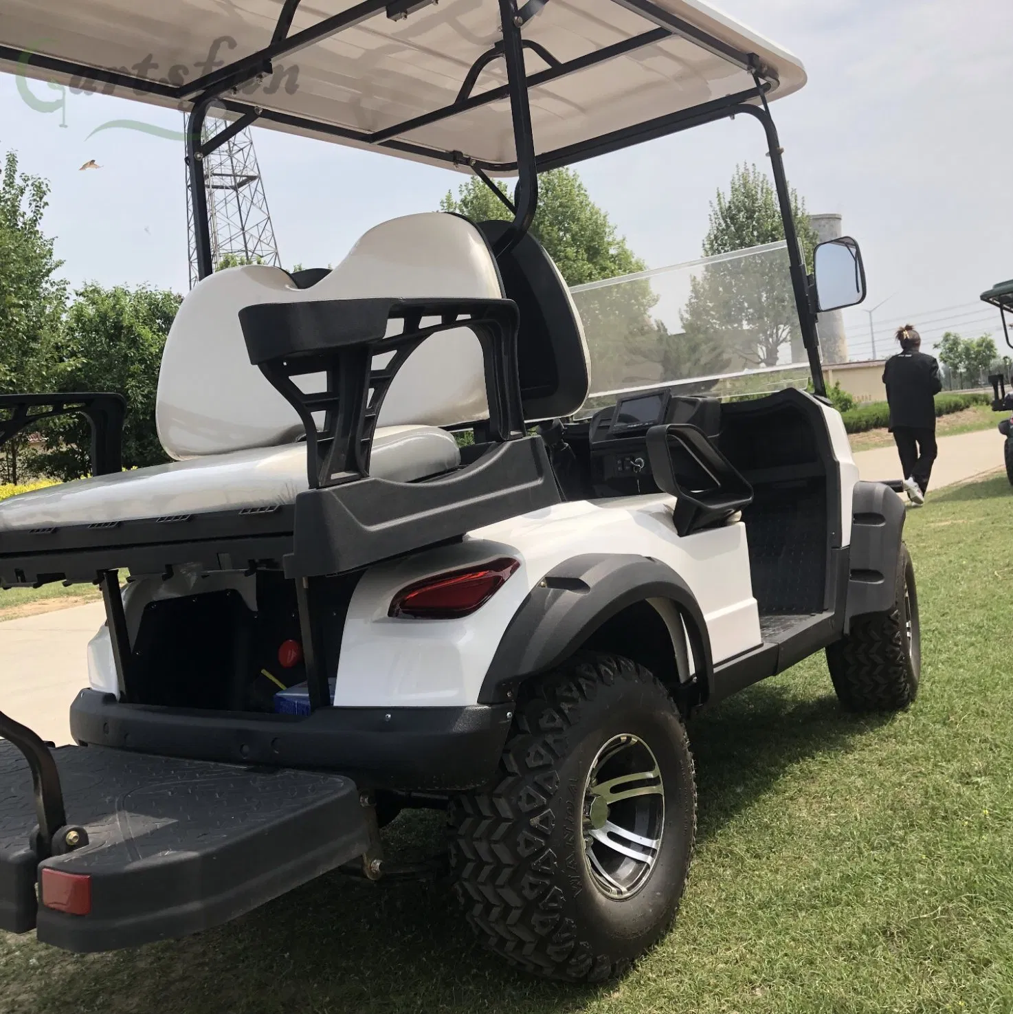 2023 Factory Outlet 2 4 6 8 Person Seat Lithium Battery Folding Electric Golf Carts