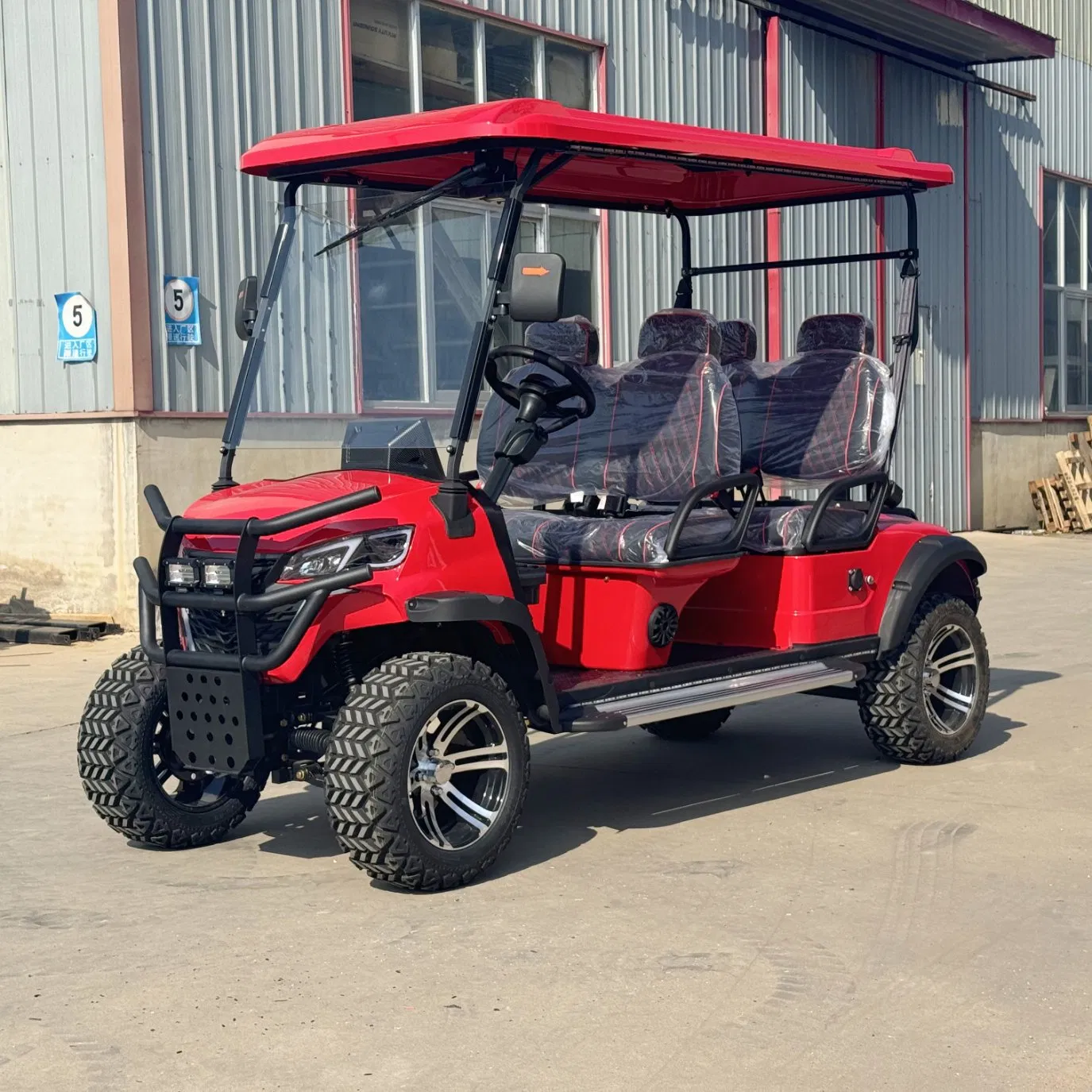 Wholesale Utility Vehicle 4X4 Wheel Golf Cart Lithium Battery Golf Car off Road Electricwith Rear Cargo Box