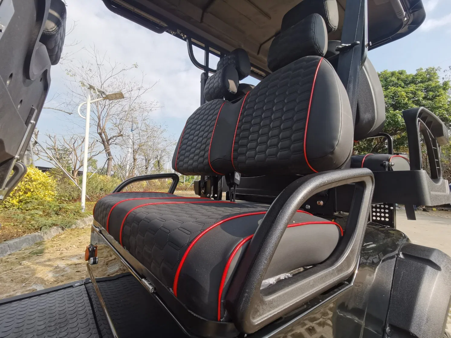 Luxury Electric Golf Cart 4+2 Seats Double a Arm Suspension Golf Cart