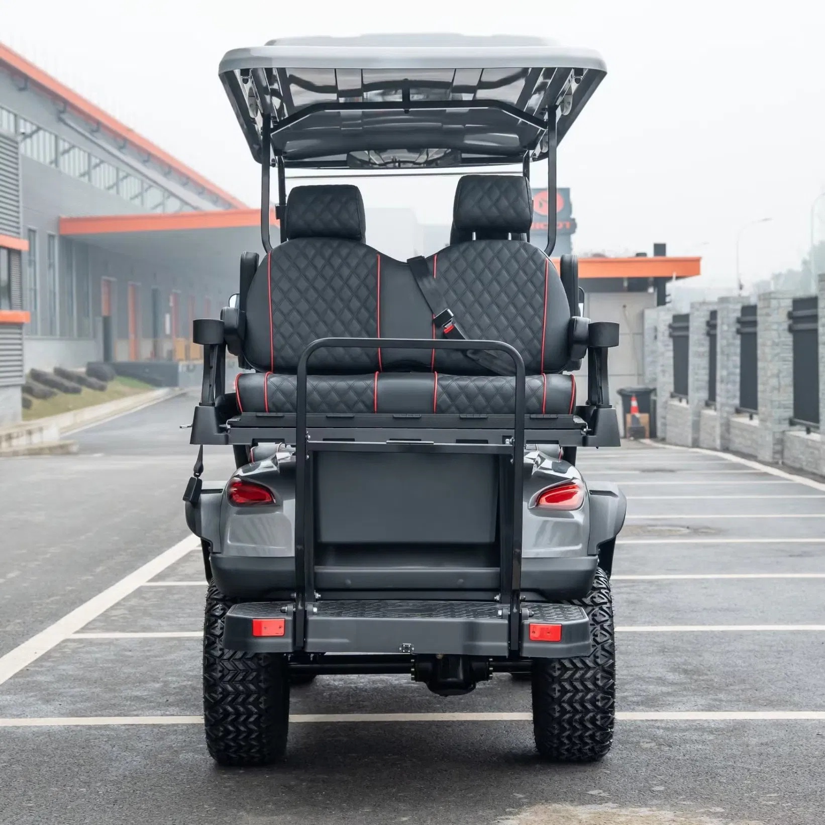 Premium 4-Seater Electric Golf Cart with 4kw AC Motor &amp; LFP Battery for Luxury Resorts