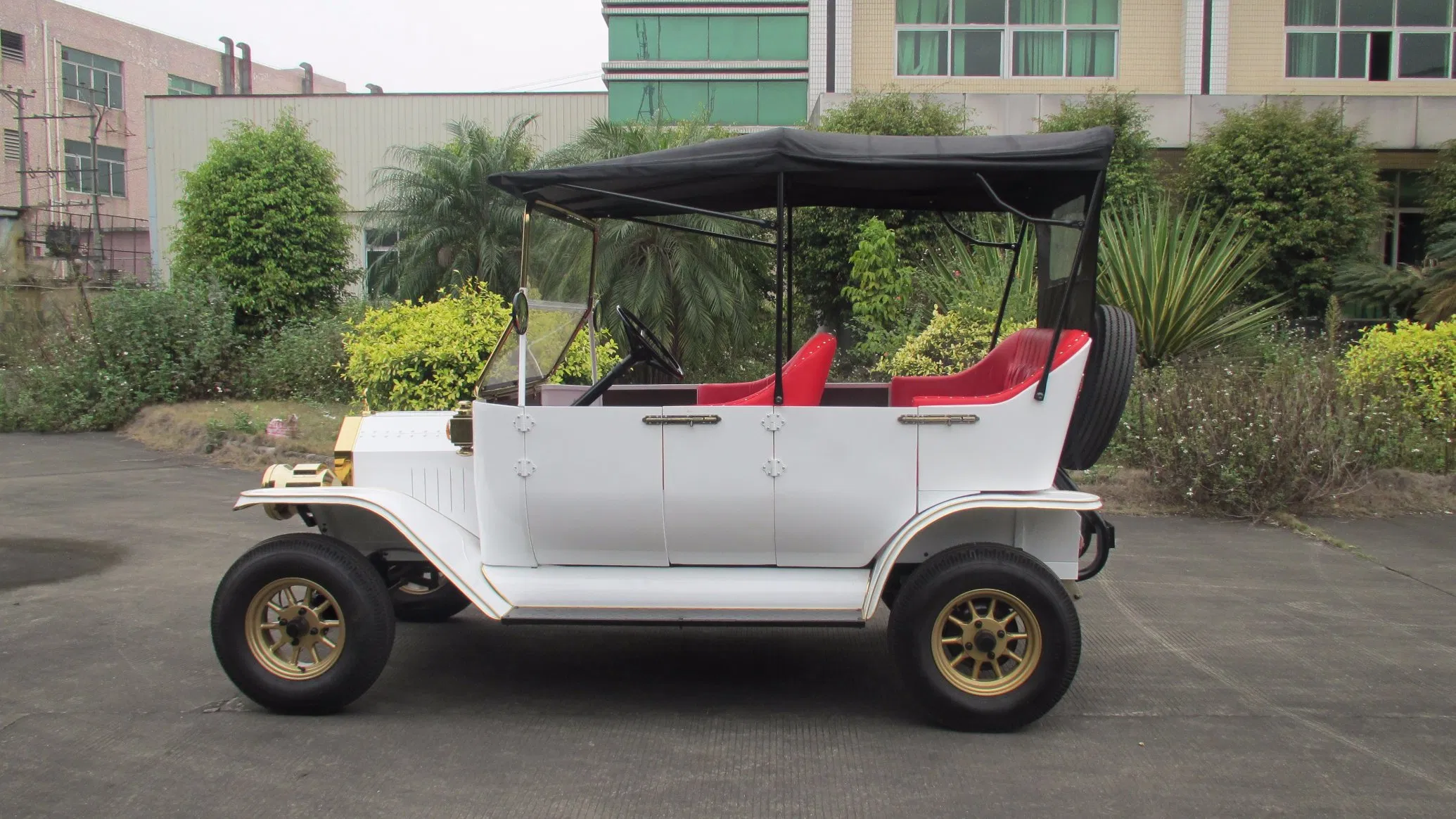 White Hotel Elegant 4 Person Used Golf Cart with AC Separately Motor