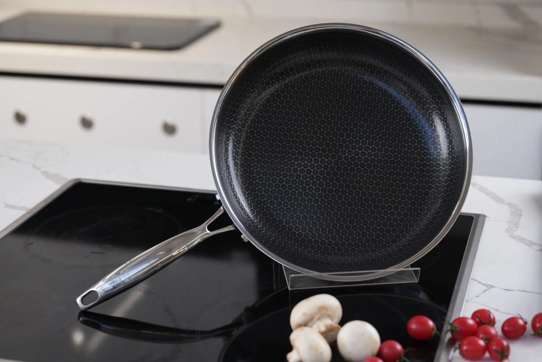 2025 Best Selling Cookware Tri-Ply Stainless Steel Ceramic Non-Stick Honey Comb Frypan Pfoa &amp; Pfas Free