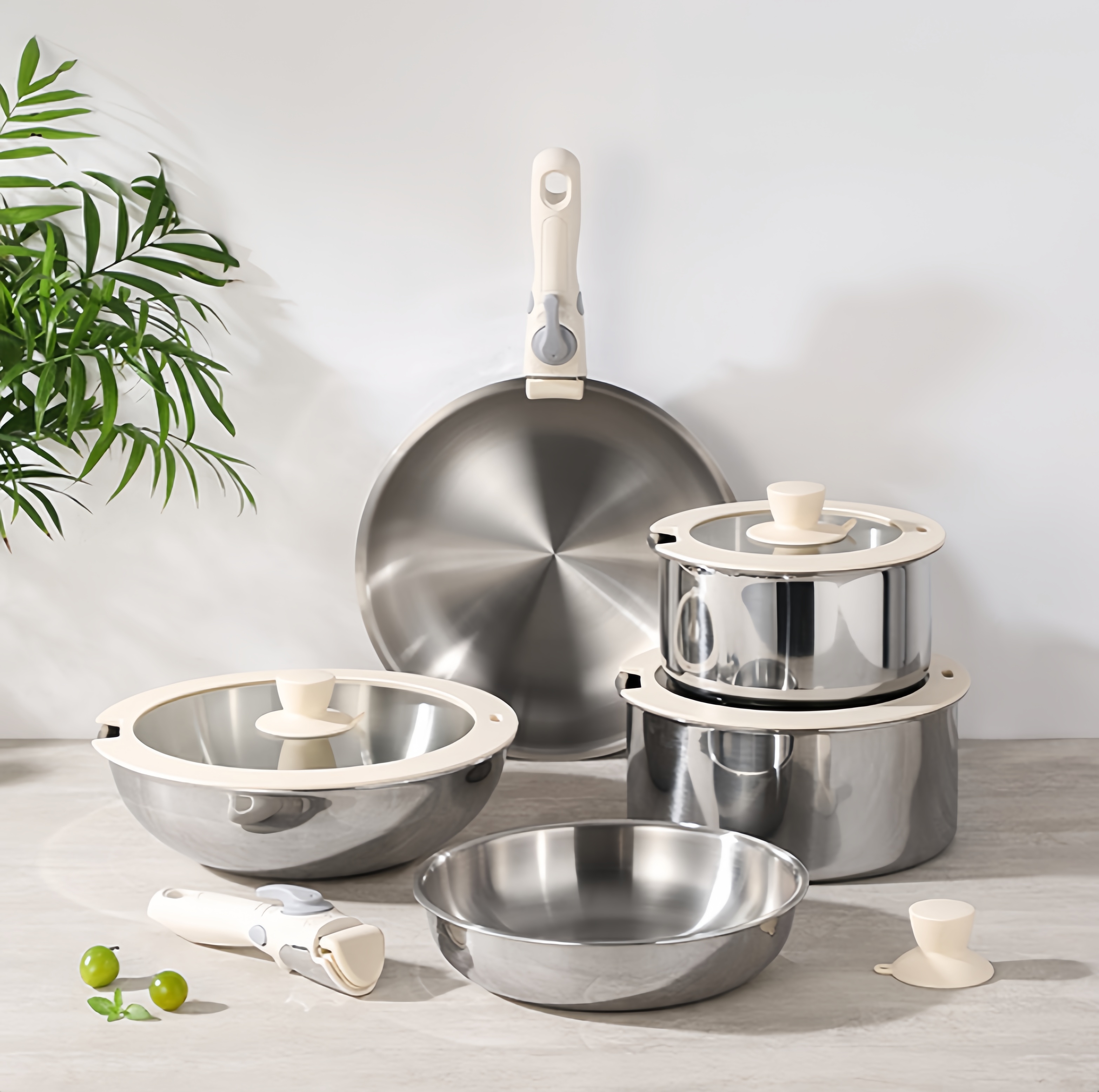 Stainless Steel Detachable Handle Cookware Set Fry Pan Sauce Pot Milk Pot with Glass Lid Triple Ply for Home Use