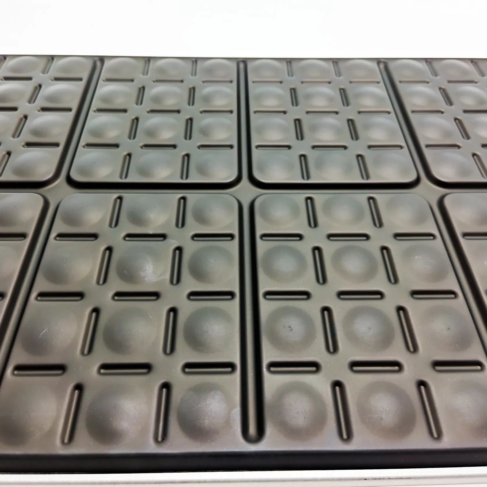 Aluminized Steel with Band in Rim 96 Concave 22 Gauge 1-3/8" Cluster Slide Bun Pan with Pfas Free Non-Stick Coating Baking Tray