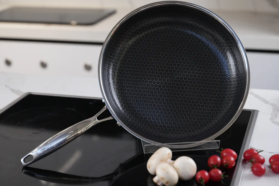 2024 Latest Design Stainless Steel Non Stick Ceramic Coating Honey Comb Frypan Pfoa & Pfas Free Cookware