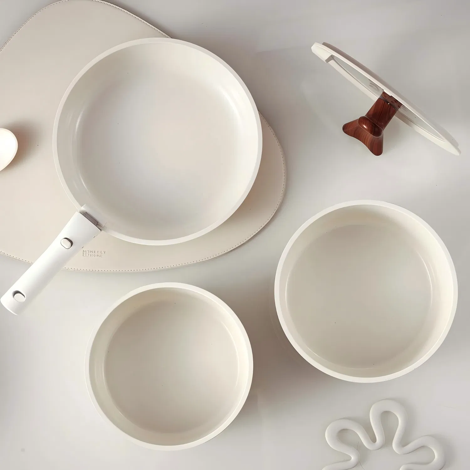 Ceramic Pots and Pans Set Details 3