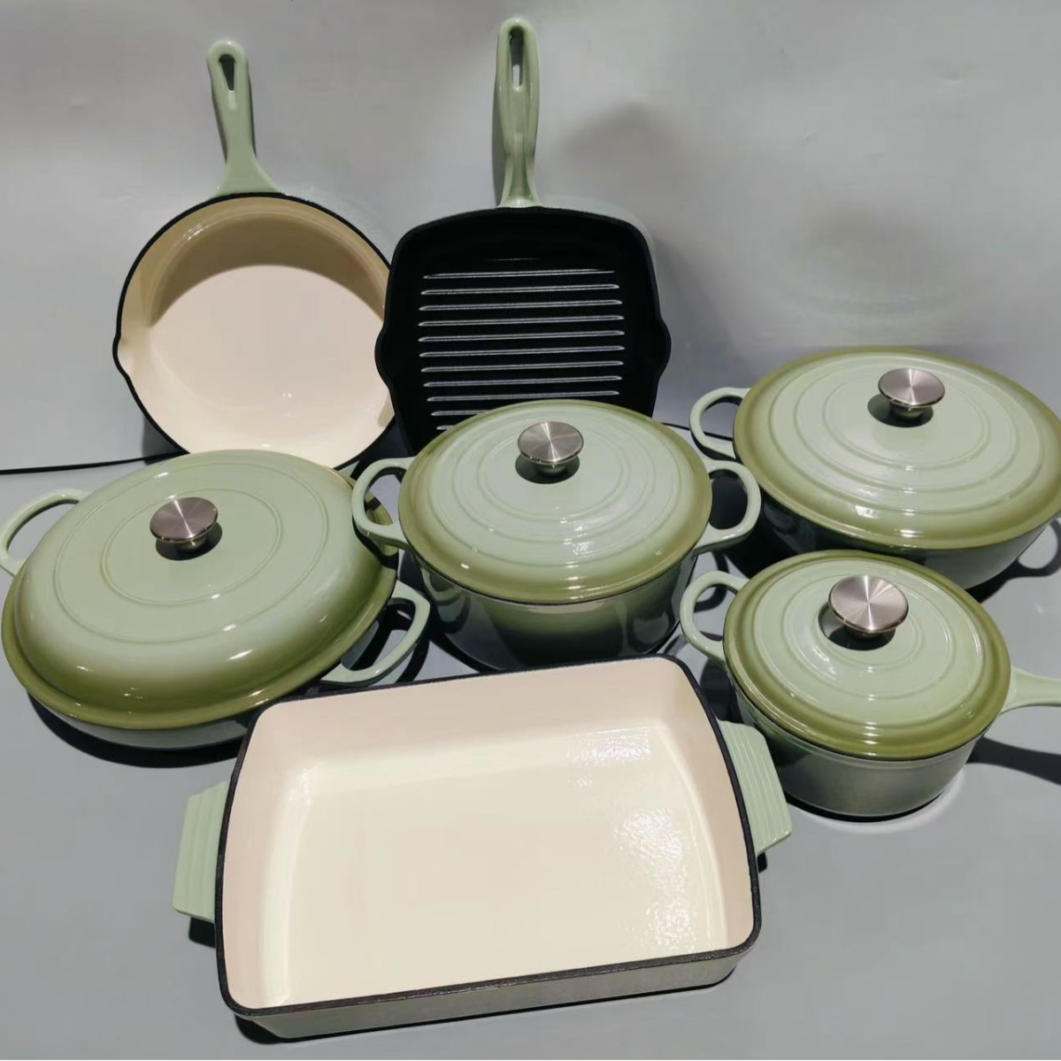 7pcs Modern Enamel Cast Iron Cookware Set Multi-Layer Base Multi-Function Non-Stick Frying Pan and Stew Pot for Home Kitchen Use