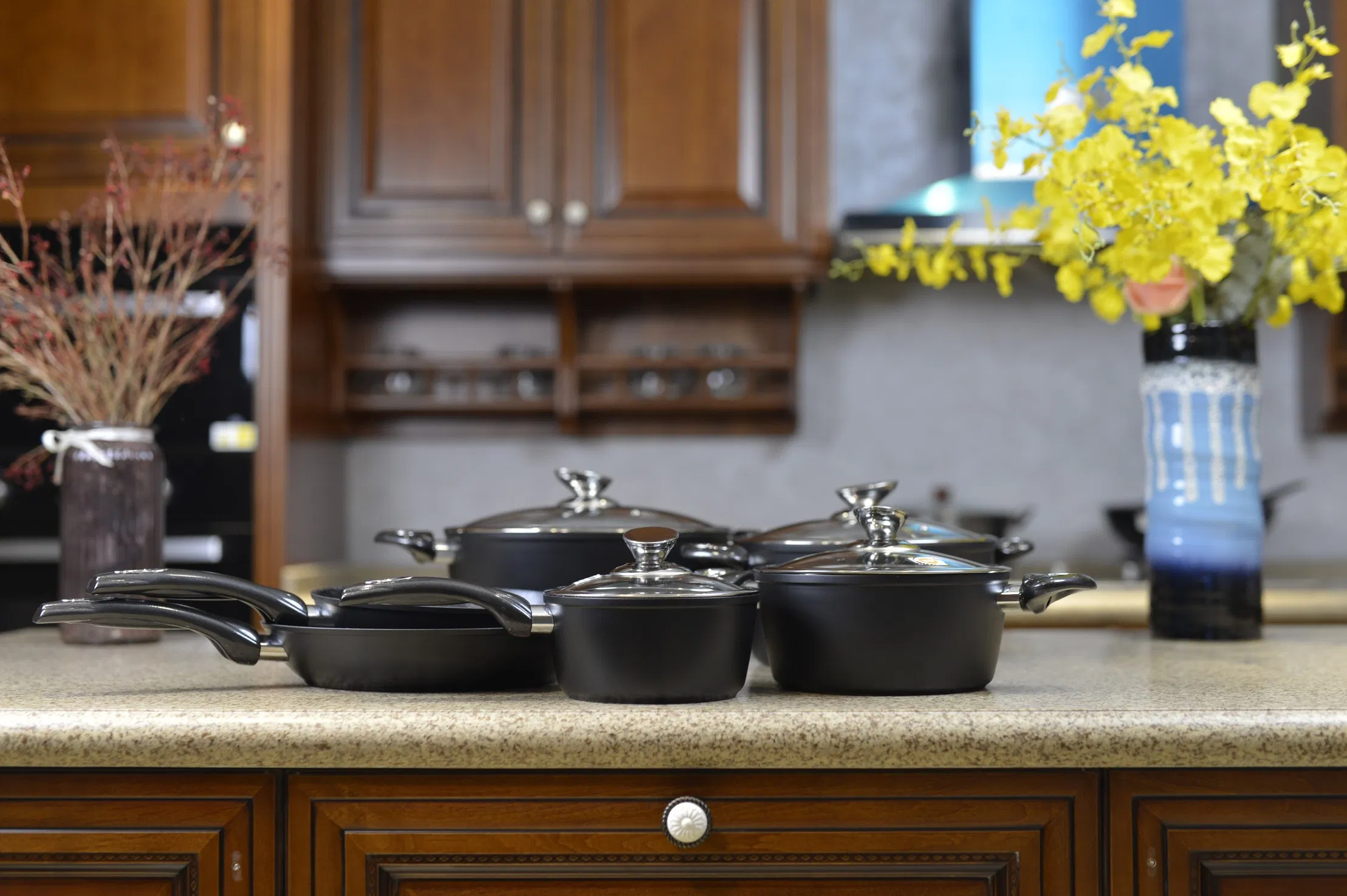 High Quality Forged Aluminum Soup Pot Sautepan Milk Pot Kitchen Cookware Set with Induction Bottom