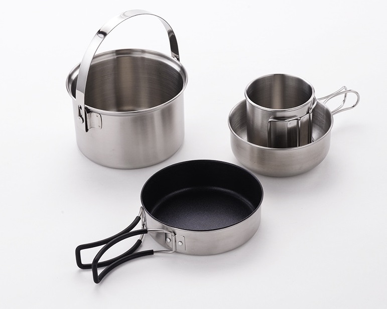 XIANKE Outdoor Stainless Steel Silver Cook Set for One Person with Laser Engraved Logo <1L Capacity for Camping