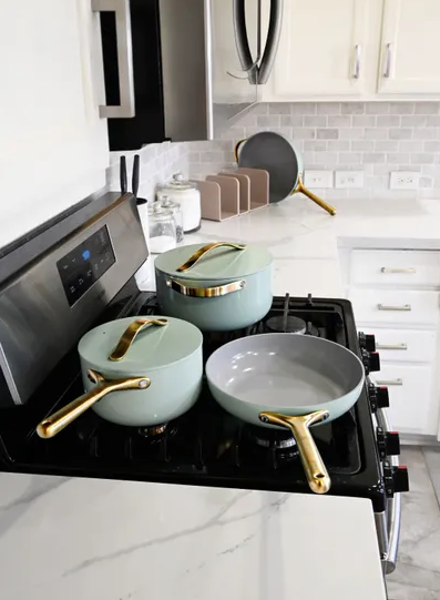 Cookware detail 9