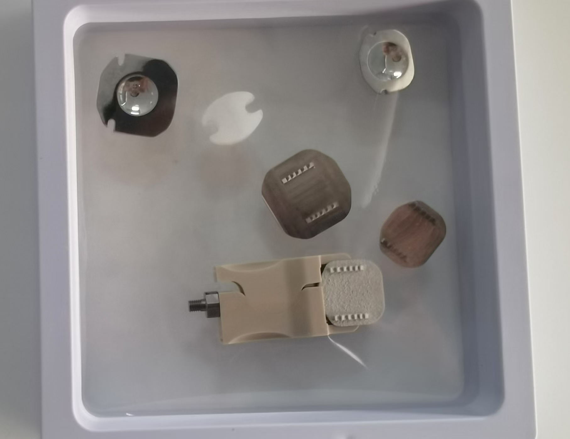 High Quality  Orthopedic Implant Easy-to-Use Cervical Disc for Spine Surgery Mobi-C