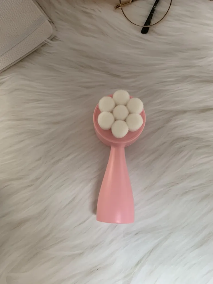 Facial Cleansing Brush View 4