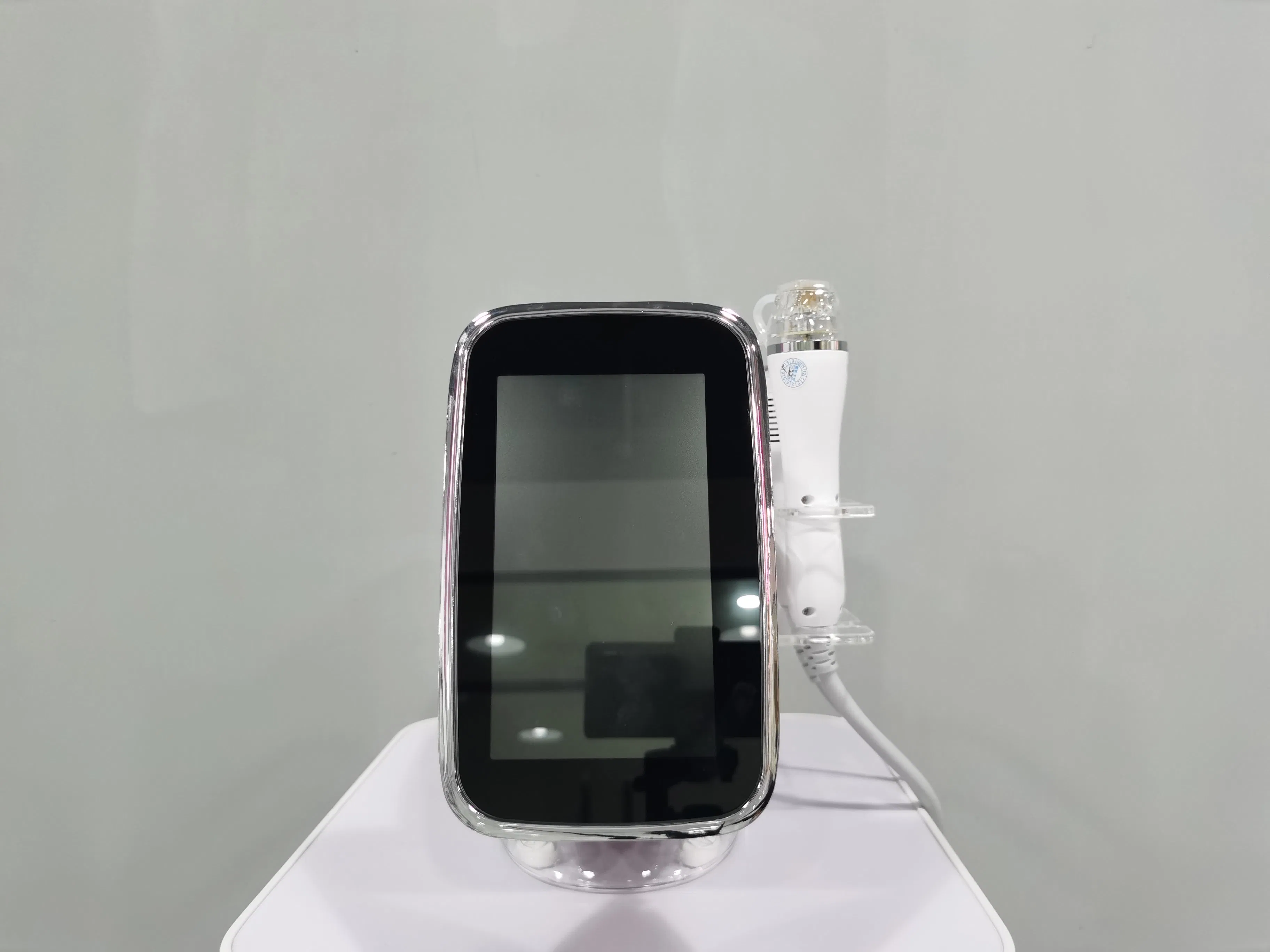 Effective Skin Rejuvenation Microneedling Tool for Personal Use and Salon Equipment