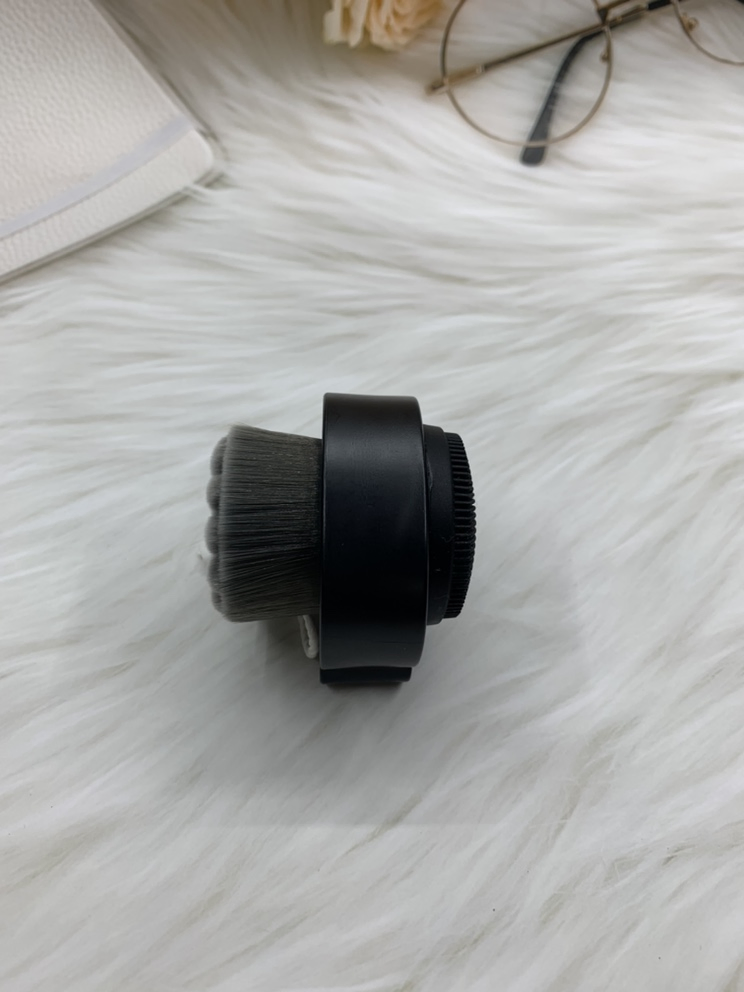 Mini Double-Face Black Bamboo Charcoal Hair Hanging Facial Brush Cilicone Facial Massage