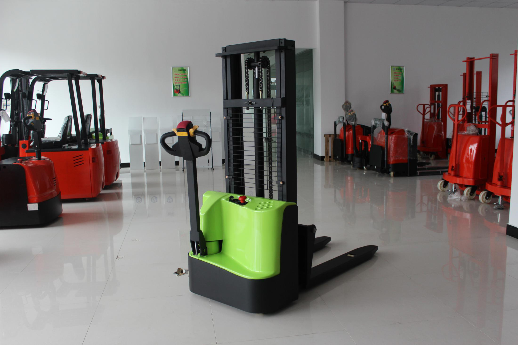 380V Fuel Cell Pallet Stacker 1.5t Load Capacity 8-Wheel Solid Tire with Siemens PLC Control