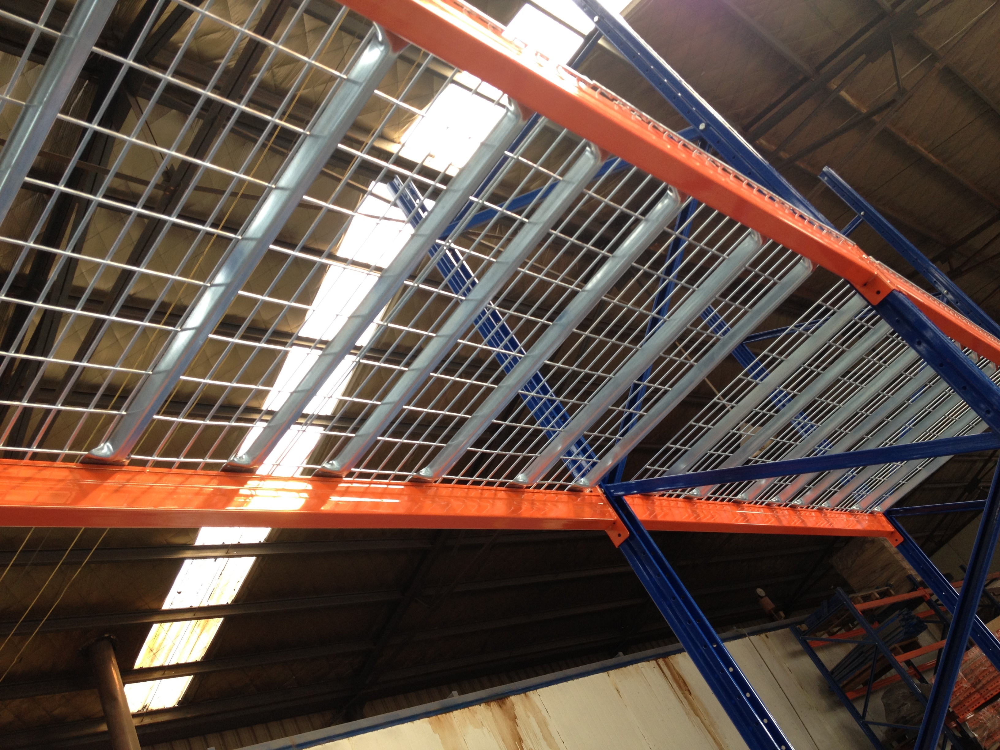 High Quality Steel Warehouse Storage Pallet Rack with Wire Decking