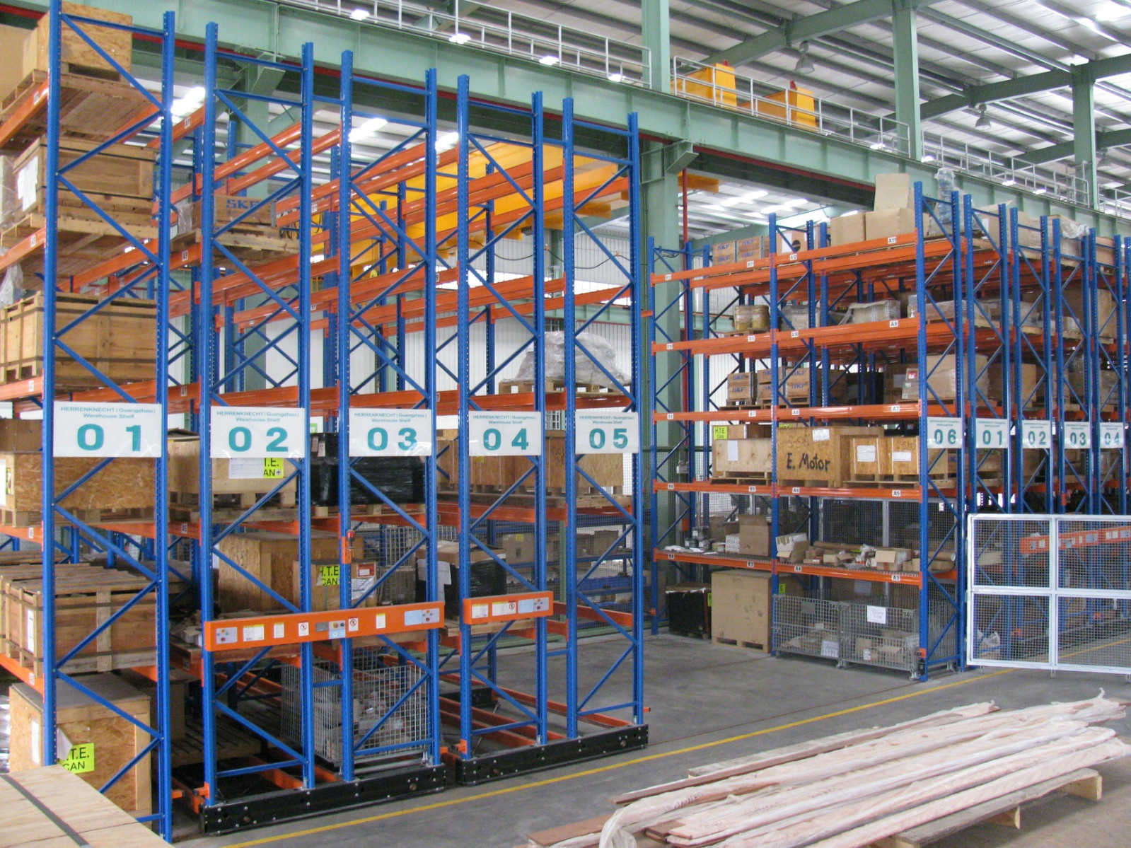 Space-saving Electric Mobile Storage Rack System Movable Racking Electric Movable Rack for Pallet Storage