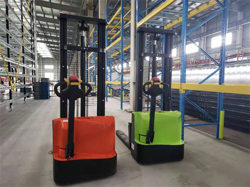 380V Fuel Cell Pallet Stacker 1.5t Load Capacity 8-Wheel Solid Tire with Siemens PLC Control