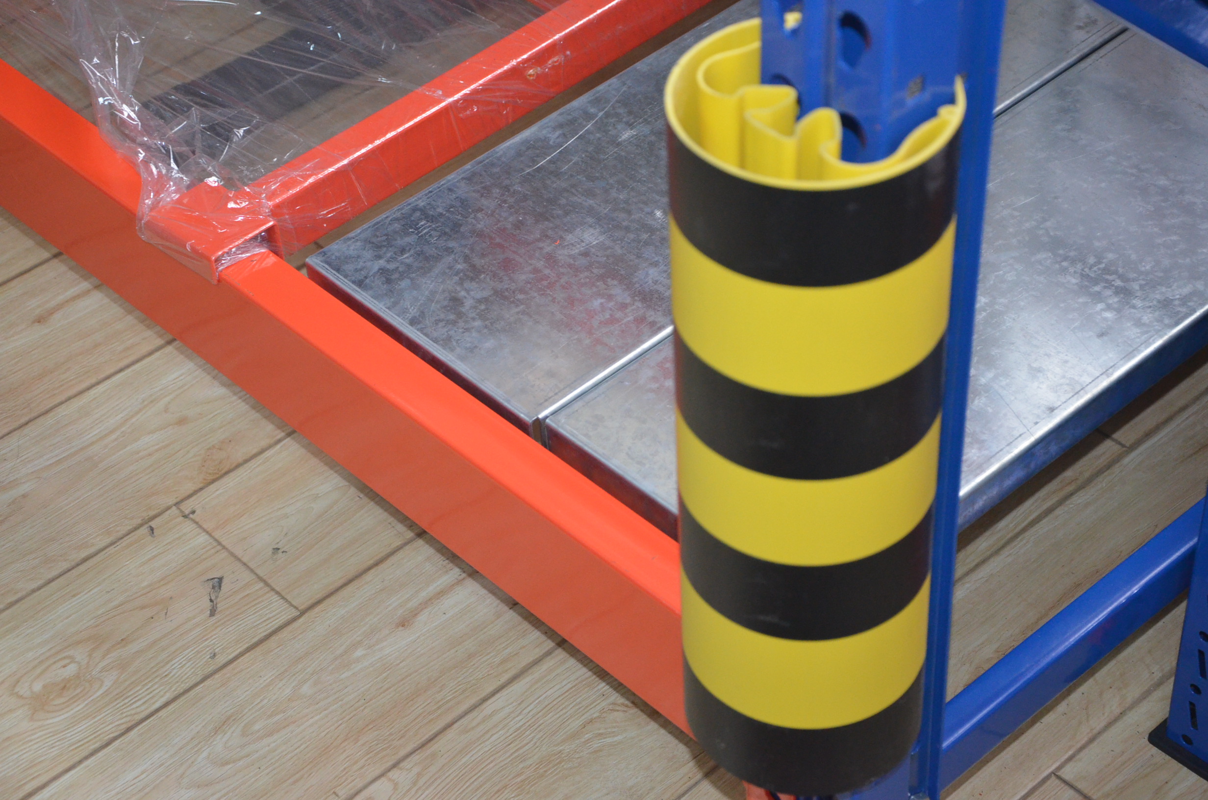 Ebil Metal Yellow Forklift Truck Upright Protector Model EBILMETAL-PUP 500kg Capacity Plastic Assembled for Warehouse Rack