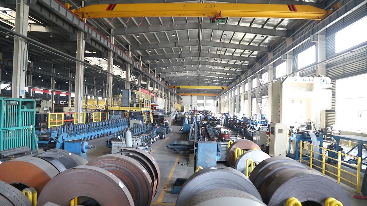 Ebil large-scale warehouse racking installation project