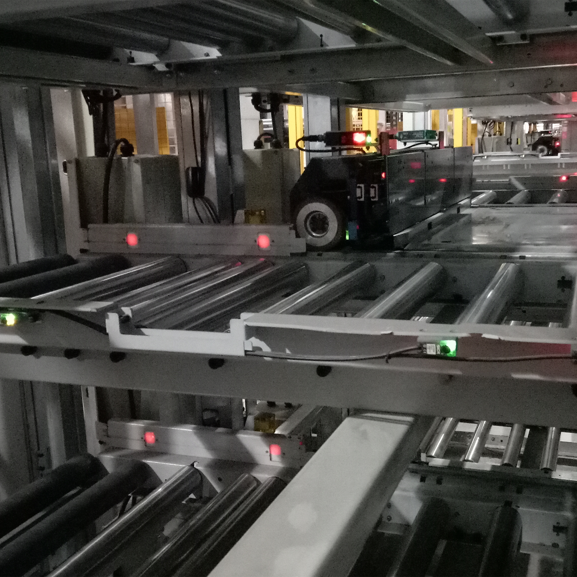 Box-Shuttle System with Corrosion Protection CE Certified Steel Wire Automated Warehouse Racking 50kg Capacity