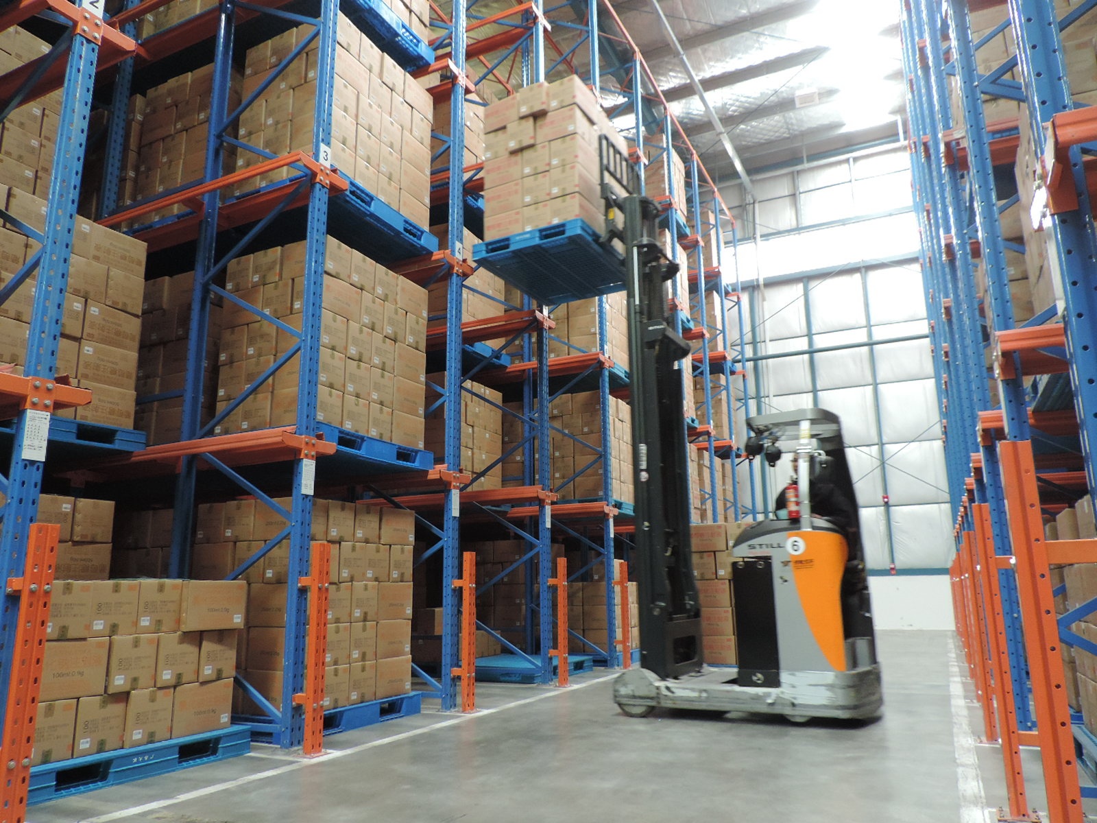 Steel Drive in Pallet Racking System Shelves Through-type Rack Pallet Racking with Drive-in Feature