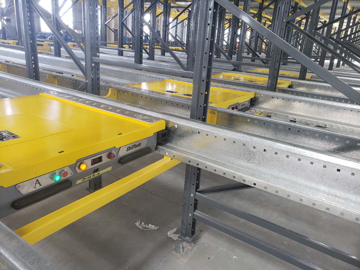 EBILTECH Radio Controlled Warehouse Cart Automatic Pallet Shuttle with Wireless Remote Control