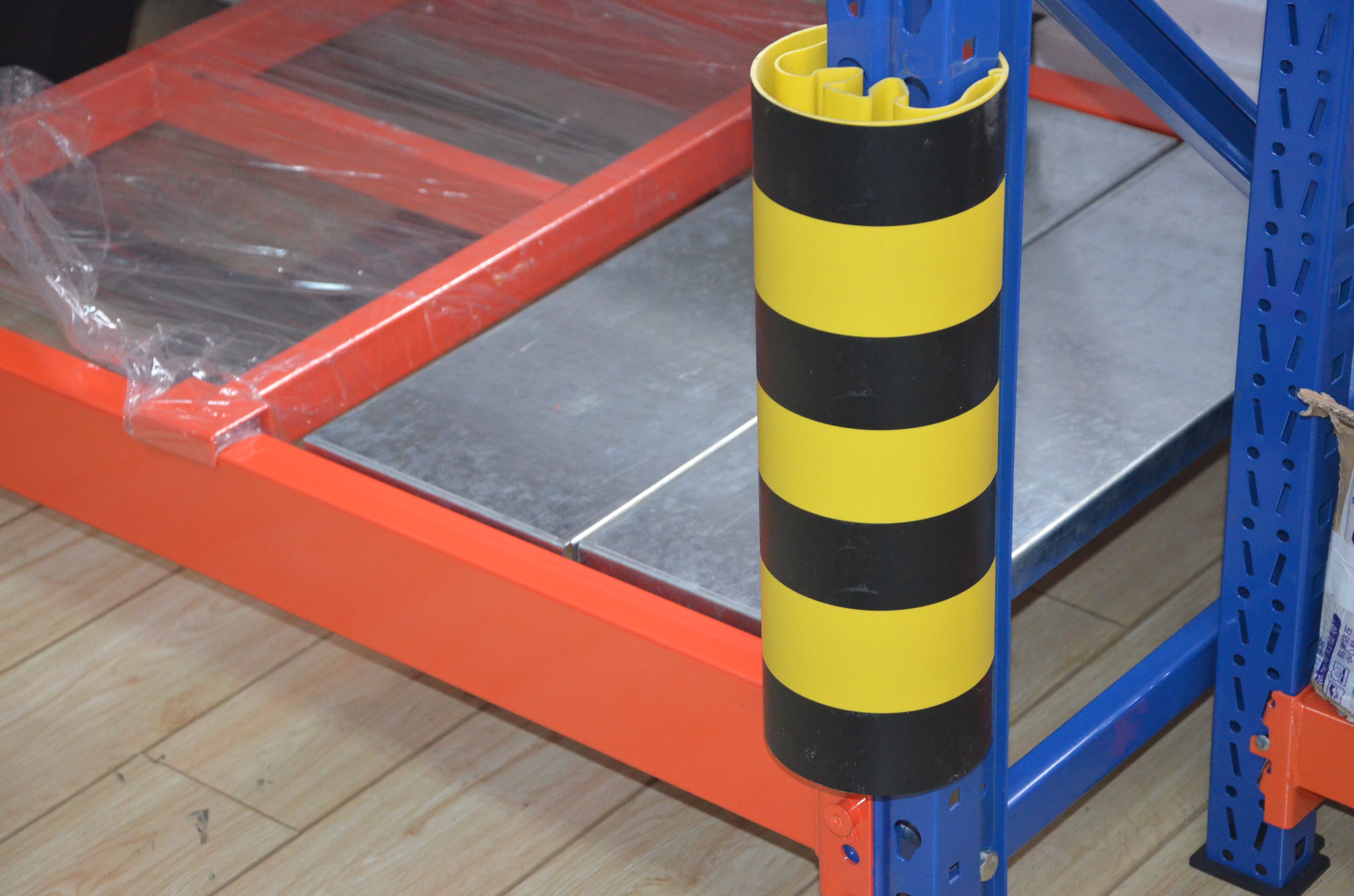 Ebil Metal Yellow Forklift Truck Upright Protector Model EBILMETAL-PUP 500kg Capacity Plastic Assembled for Warehouse Rack