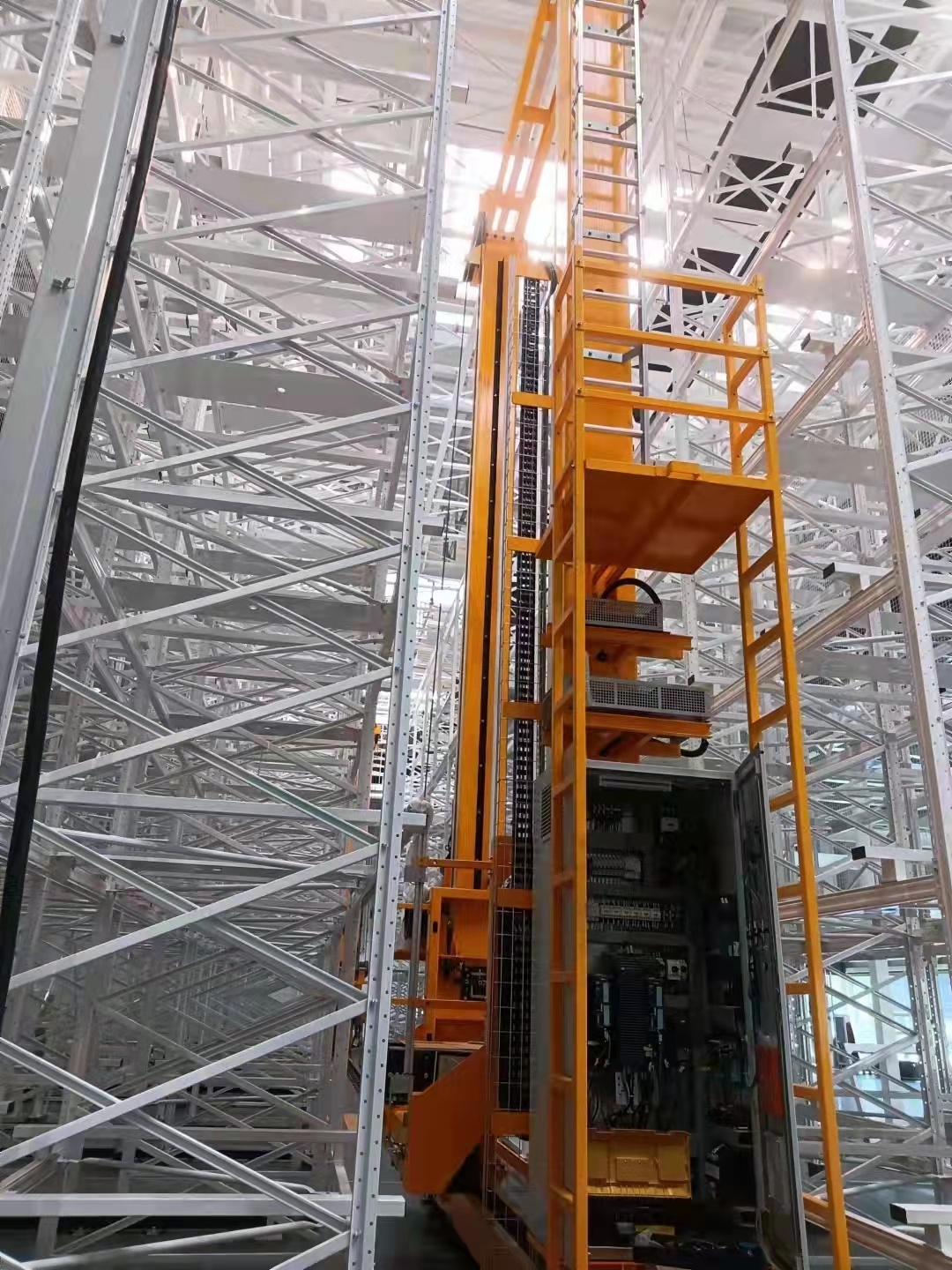 Automatic Trilateral Stacker Crane Racking Intelligent Warehouse System Corrosion Protection Aluminum Alloy Construction for