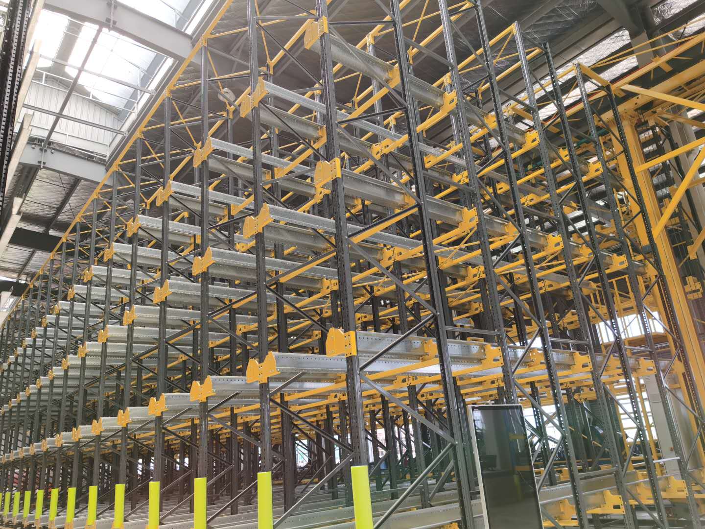 High Intelligent Pallet Runner Radio Shuttle Racking Factory Direct Sale