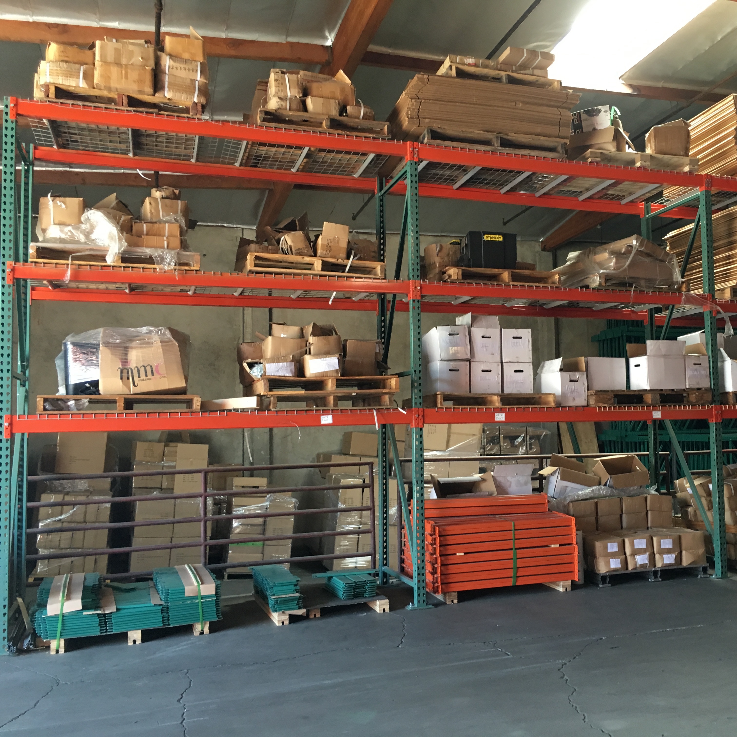 Manufacturer Wholesale Warehouse Storage Heavy Duty Pallet Rack US Teardrop Pallet Racking System