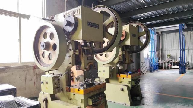 EBM Autoparts factory warehouse with organized bearing inventory and storage systems