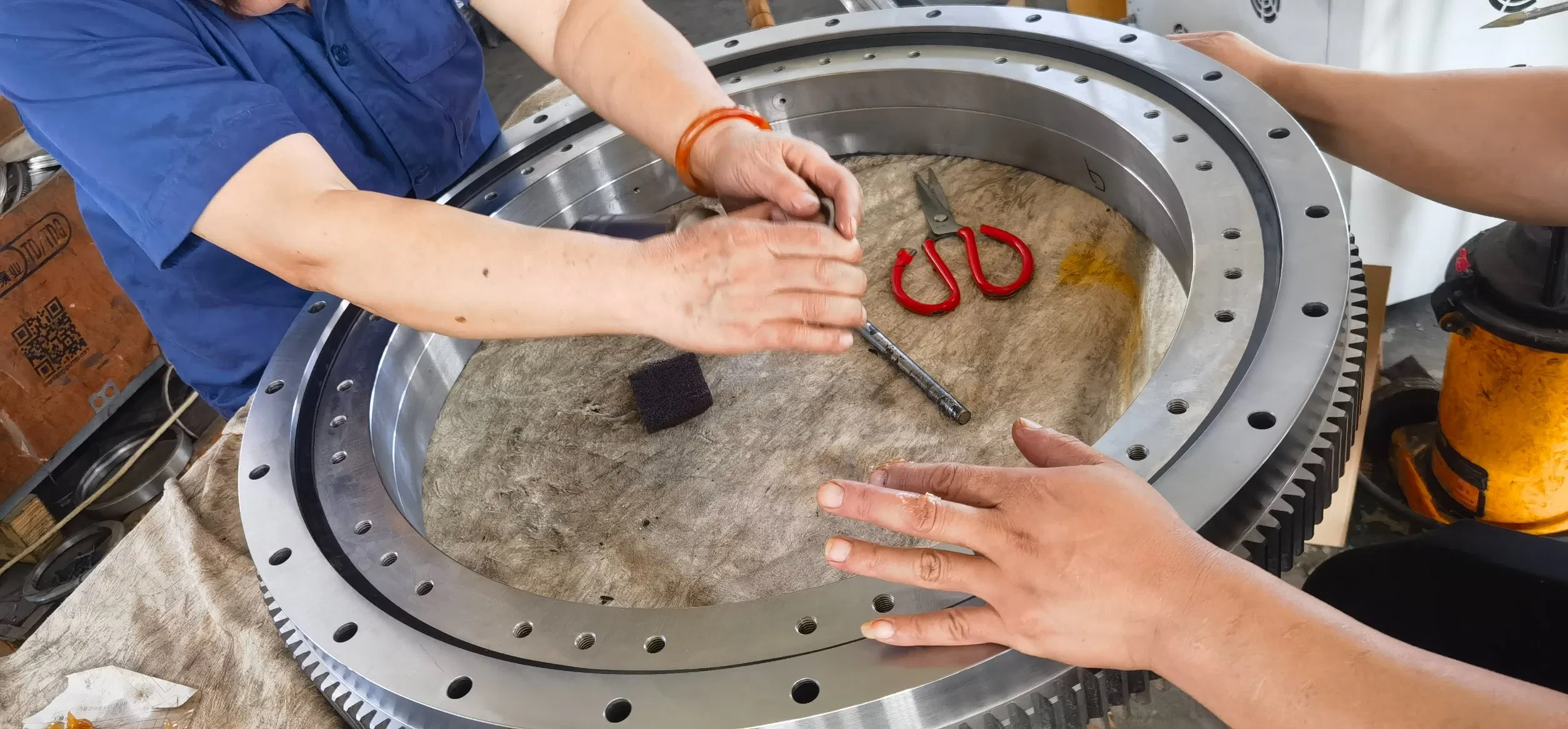 China Factory Good Price High Load High-Precision Carrying Slewing Bearing External Gear Slewing Bearing