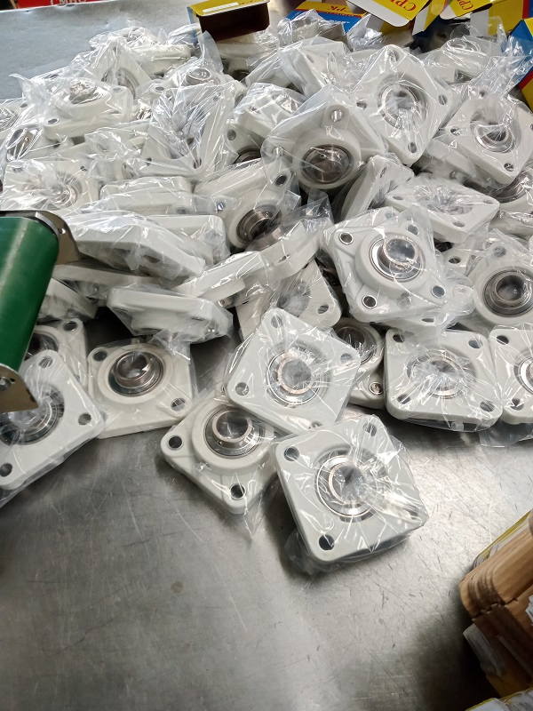 Ssuct 211 High Precision Stainless Steel Pillow Block Bearing Unit