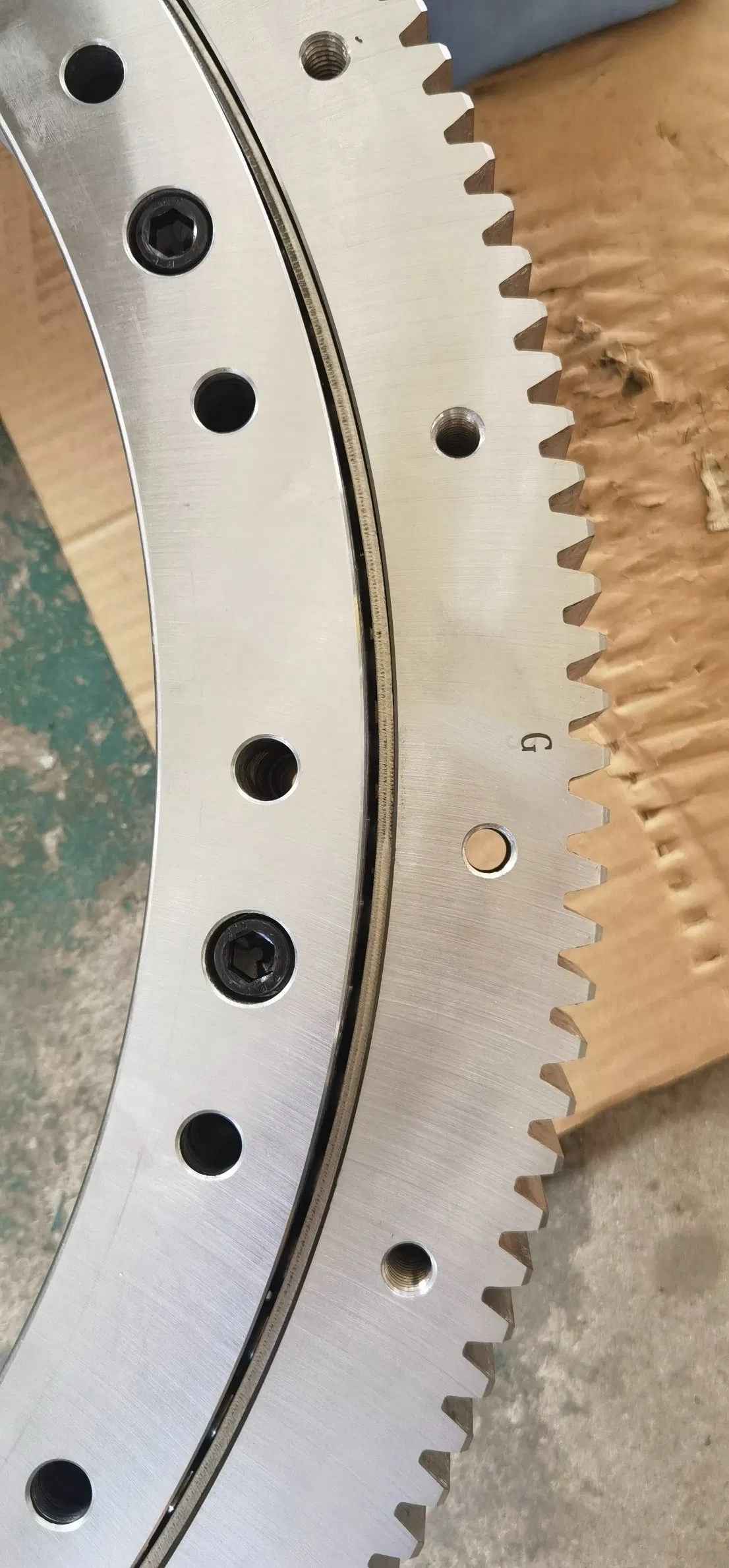 China Factory Good Price High Load High-Precision Carrying Slewing Bearing External Gear Slewing Bearing