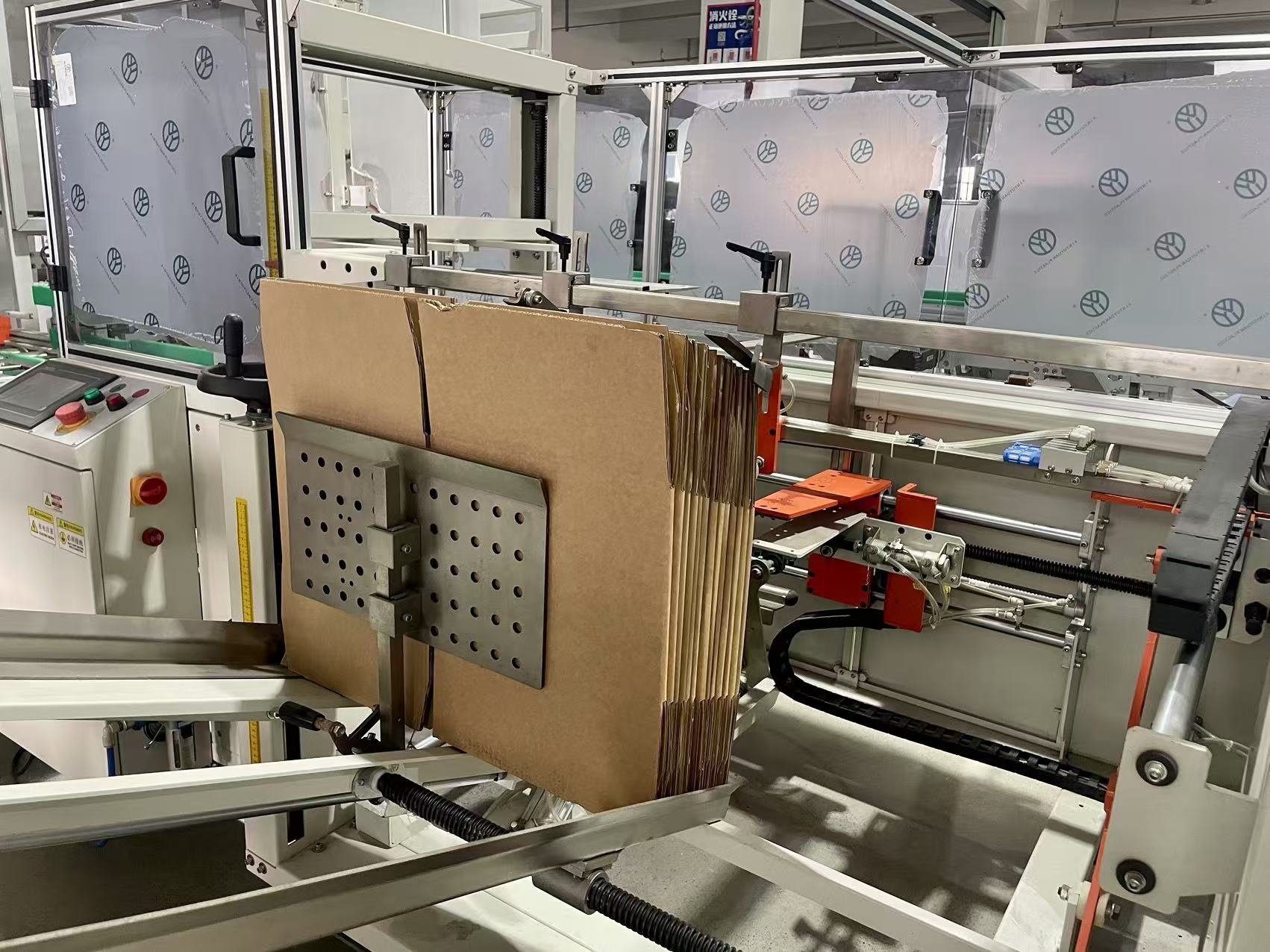 Automatic Factory Price Case Packer Box Packaging Machine Electric Drive for Food Chemical Beverage with Core PLC Components