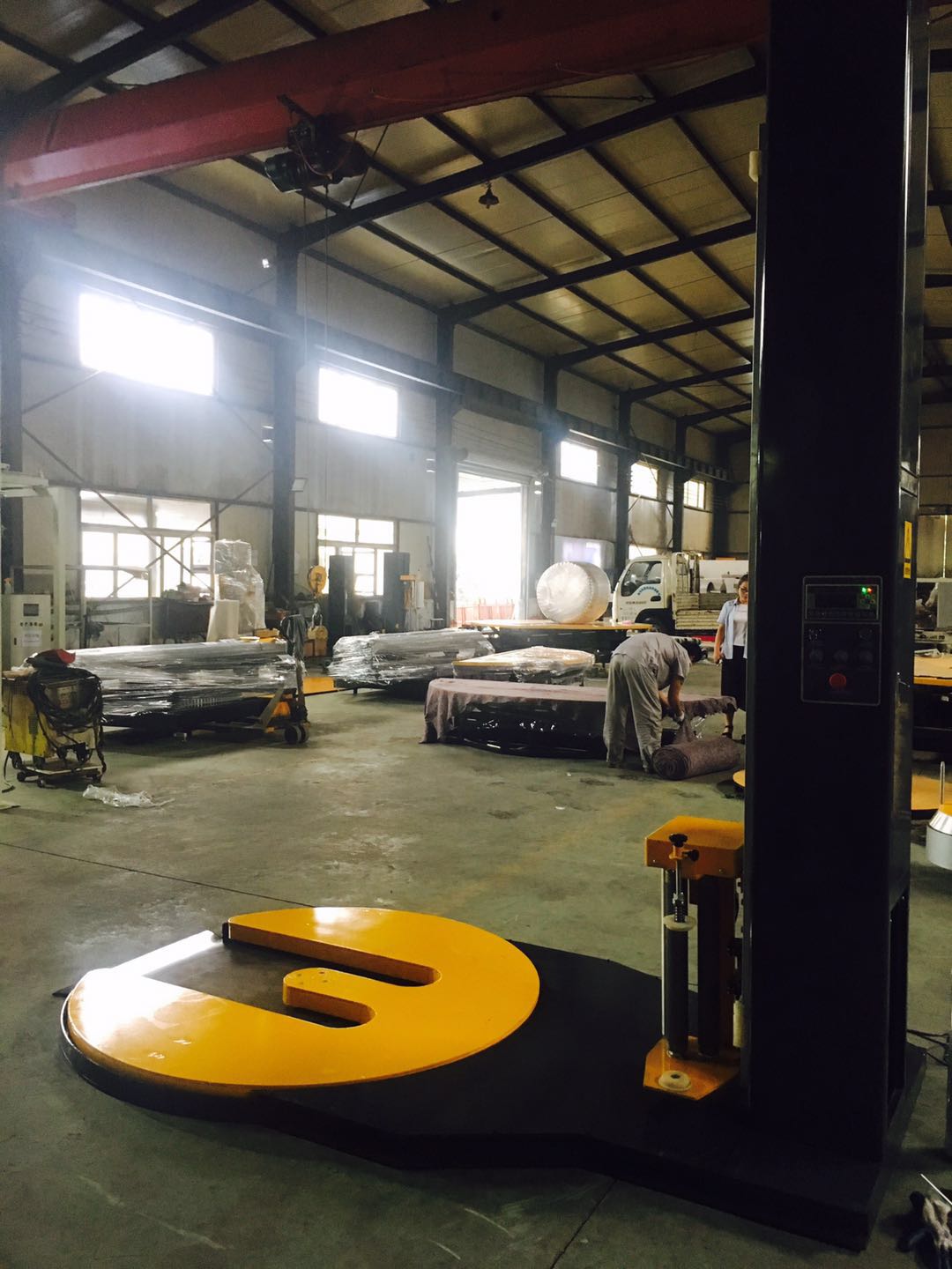 On Line Automatic Pallet Wrapper Made in China /Powered Pre Stretch Turntable Pallet Film Wrapping Machine