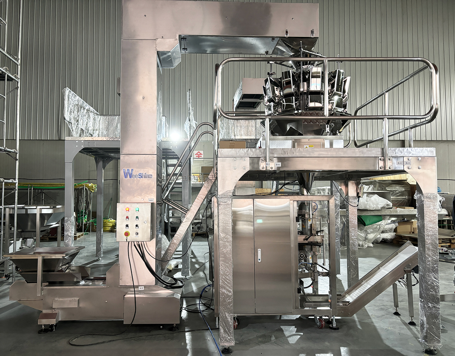 Automatic Multifunction Biscuit Popcorn Packaging Machine Sealing Snack Vertical Nitrogen Banana Potato Chips Packing Machine