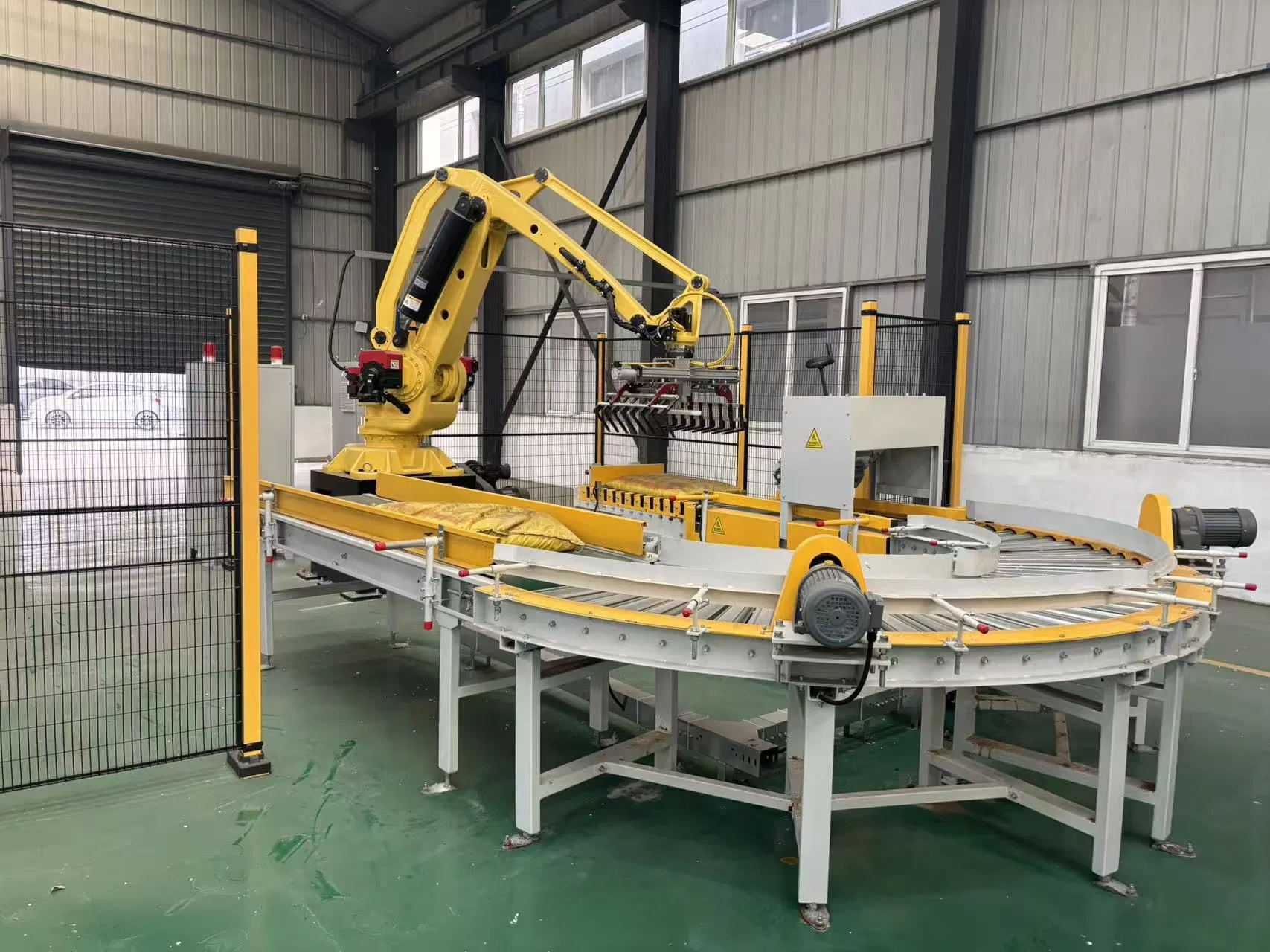 Multifunctionality Low Noise Robotic Arm End-of-Line Palletizer for Automated Packaging Line