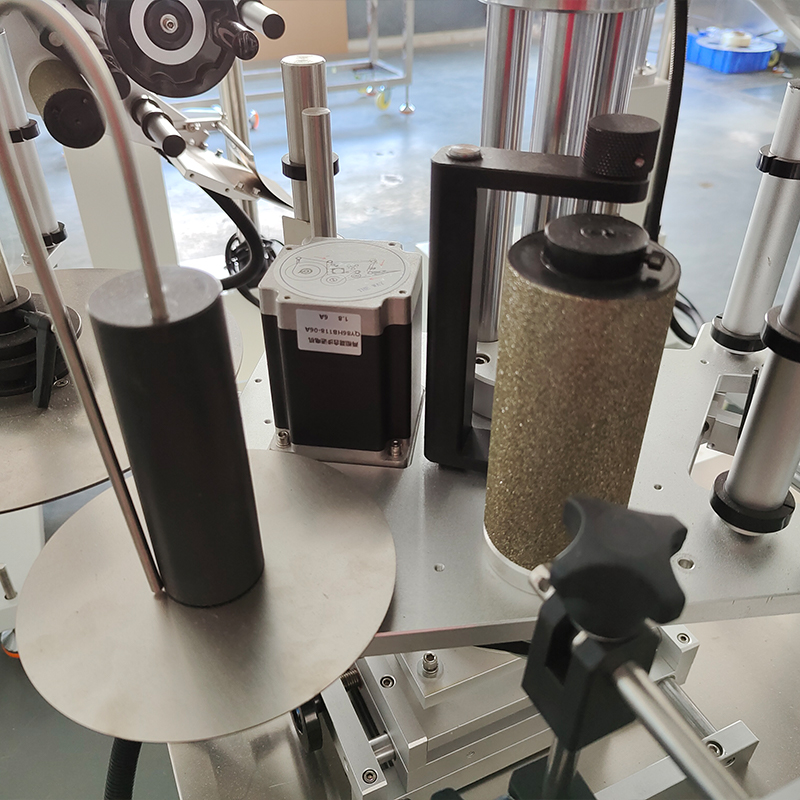 Dw212 Food Factory-specific Jam and Juice Can Labeling Machine Can Be Equipped With an Automatic Date Coding Labeling Machine