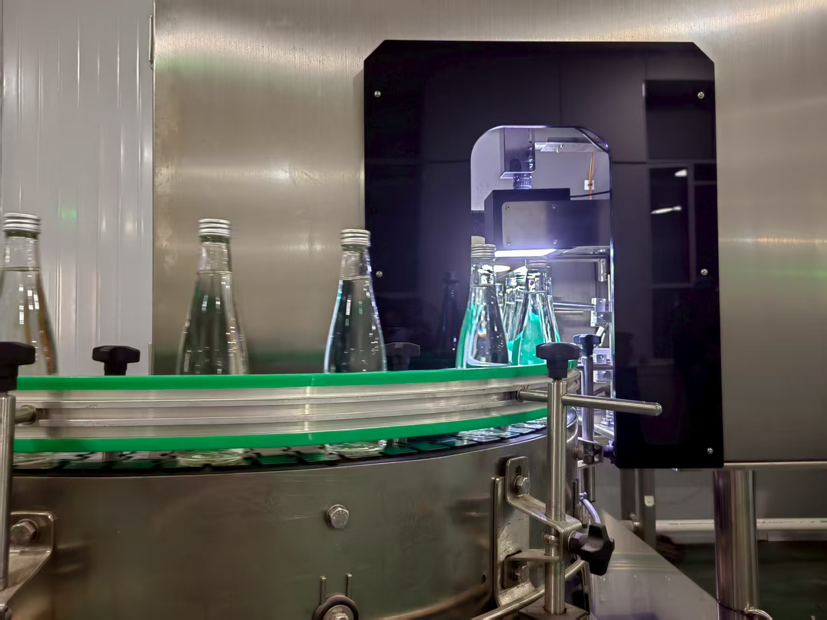 High Precision Glass Bottle Visual Inspection Machine with Pump | Automated Quality Control Equipment 1 Year Warranty