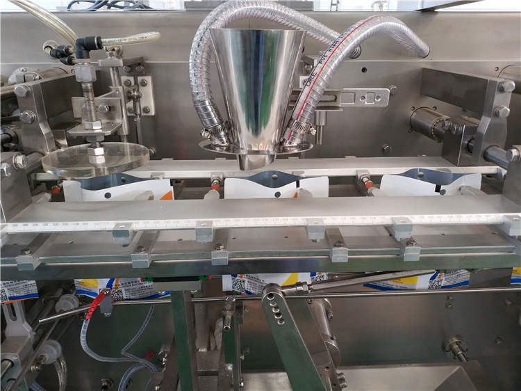 Hffs Automatic Standup Pouch Roll Film Form Doy Bag Doypack Horizontal Packaging Machine for Powder Packaging