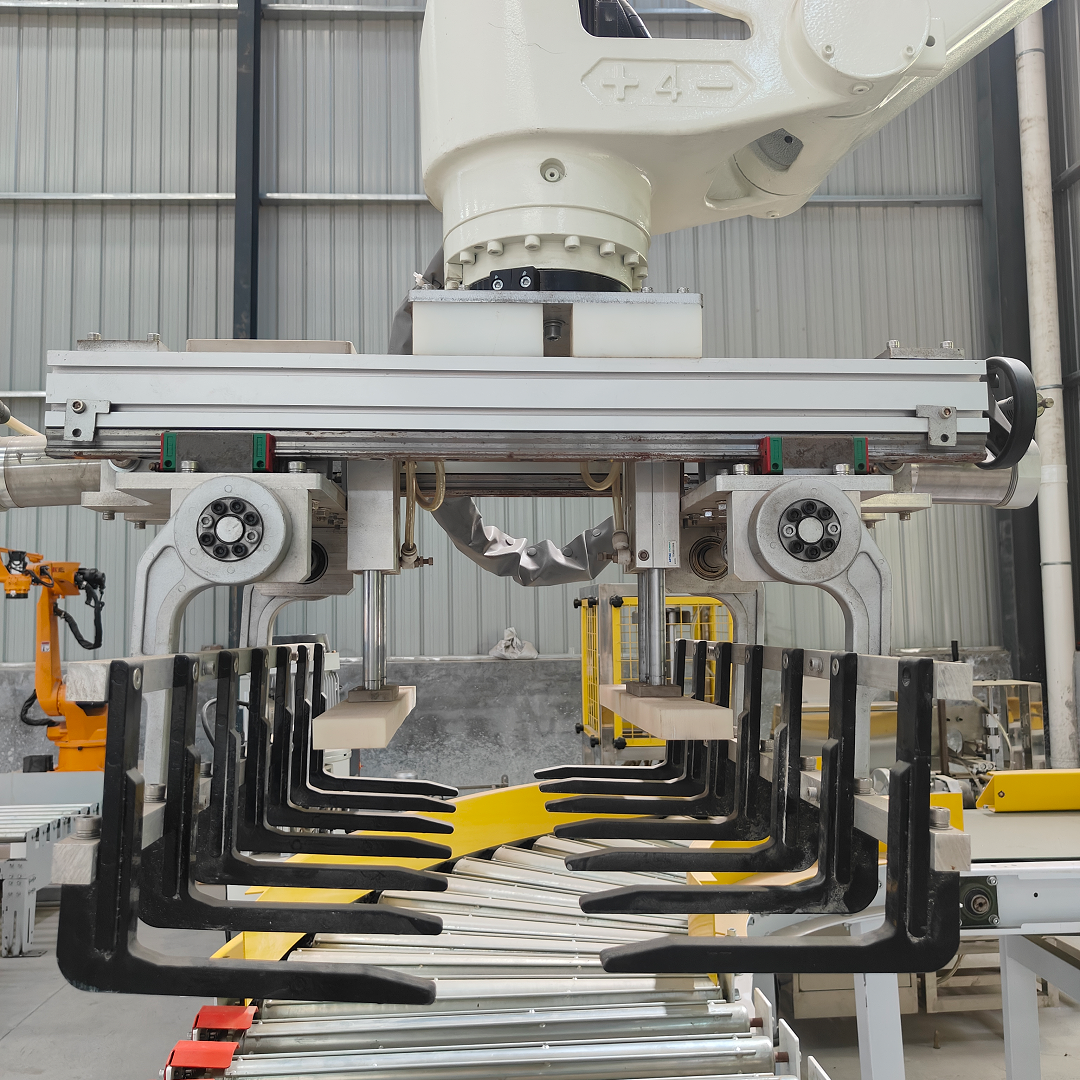 Adjustable Speed Column Palletizer 50kg 100kg Bag Automatic Loading PLC Controlled Palletizer Robot
