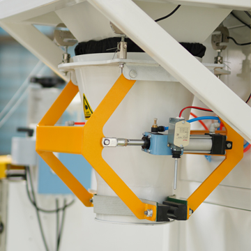 Automatic Bag Discharge Port