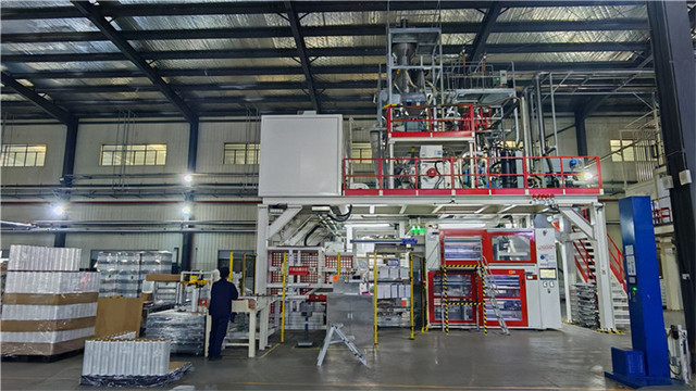 Econe stretch wrapping machine for pallet wrapping and end-of-line automation
